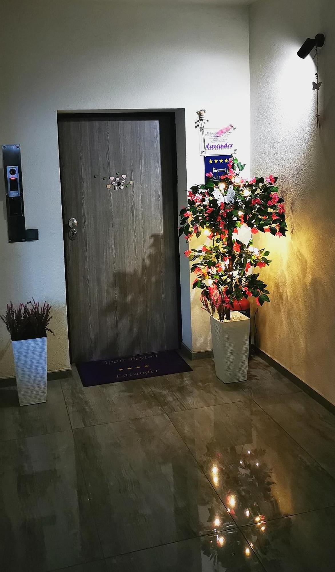 Apartmani Peyton Slavonski Brod Exterior foto